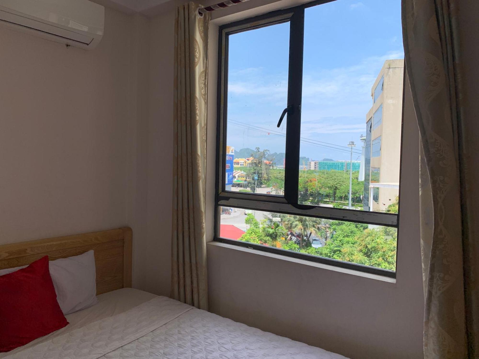 Quynh Yen Hotel Халонг Екстер'єр фото
